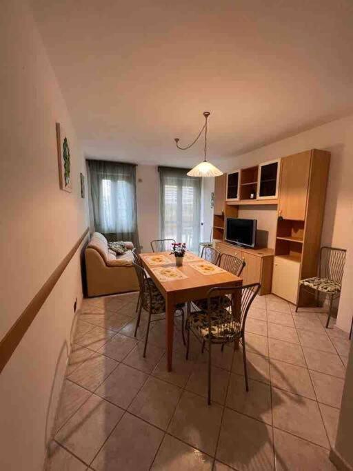 La Caduta Appartamento Tranquillo Con Patio E Piscina מראה חיצוני תמונה