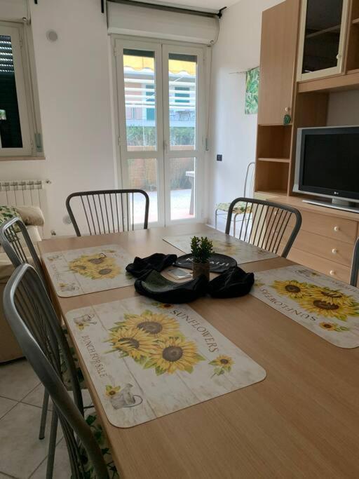 La Caduta Appartamento Tranquillo Con Patio E Piscina מראה חיצוני תמונה