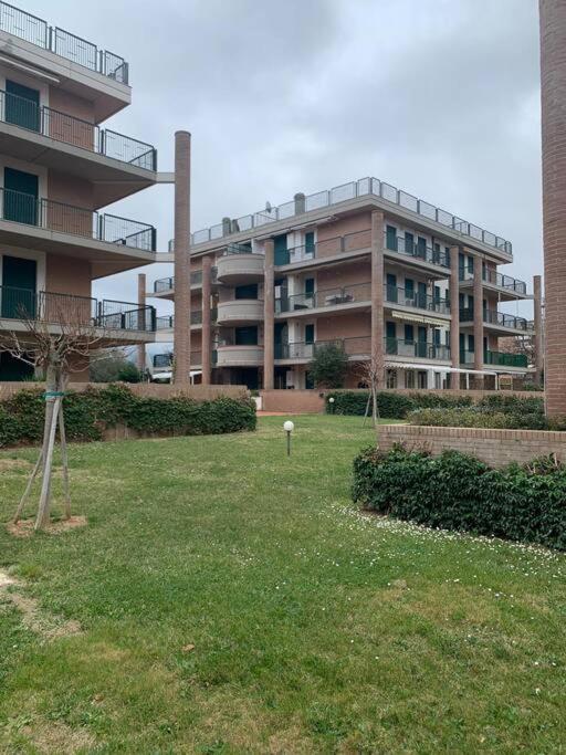 La Caduta Appartamento Tranquillo Con Patio E Piscina מראה חיצוני תמונה
